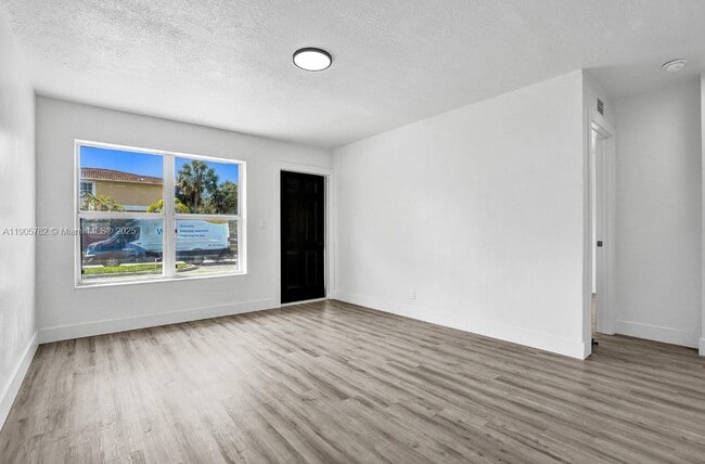 Building Photo - 1300 NE 2nd Ave