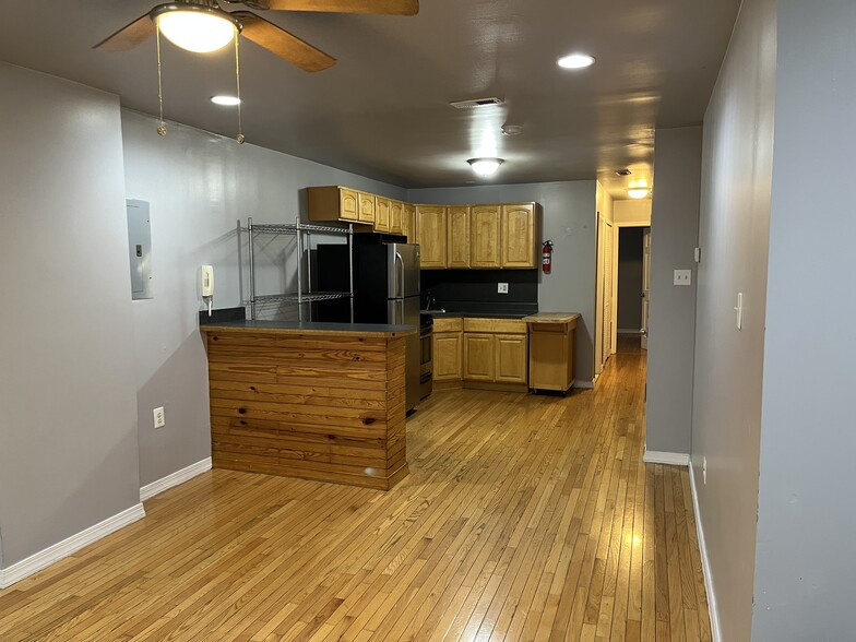 Building Photo - 4900 Walton Ave
