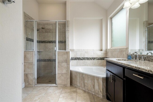 Building Photo - 624 Anfield Cir