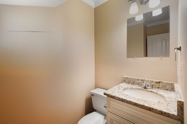 Building Photo - Charming 3BR House with Big bonus room ove...