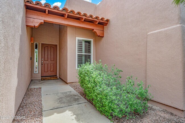 Building Photo - 6486 N Sun Bluff Dr