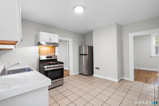 Building Photo - 693 Dixwell Ave