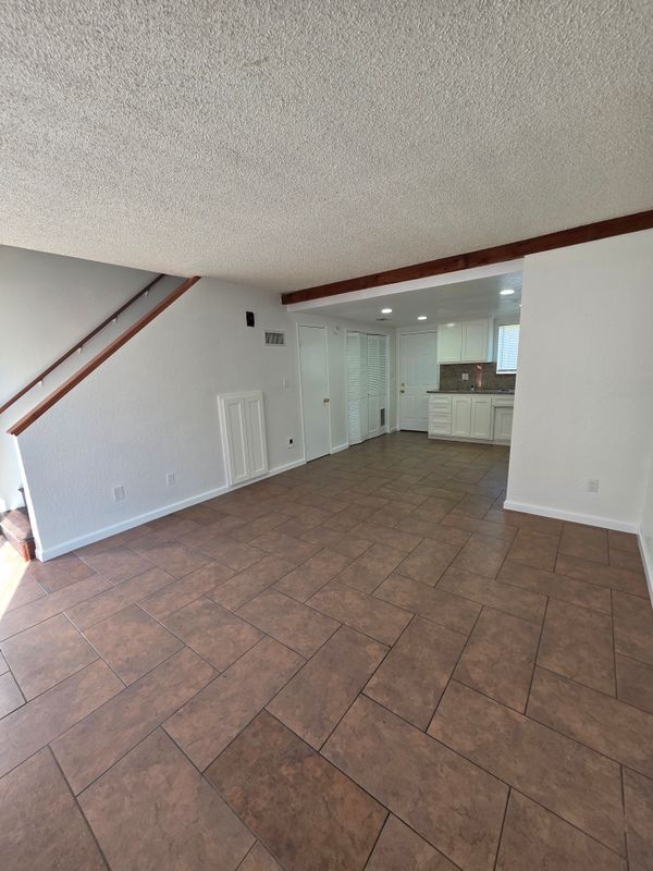 Building Photo - 809 K St