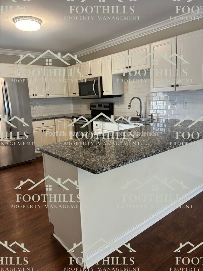 Building Photo - 115 Crosscreek Dr