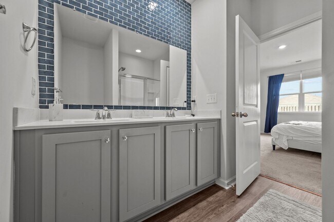 Building Photo - Home in Surf City