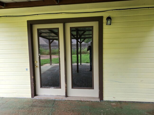 Building Photo - 5309 Daffodil Ave
