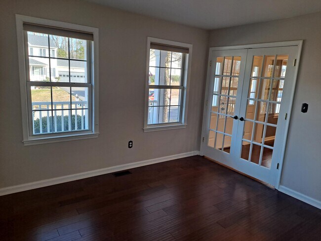 Building Photo - 9818 Gunston Hall Rd