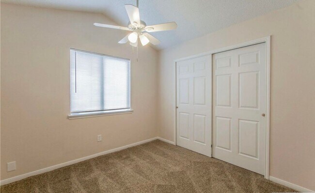 Building Photo - 2504 Magnum Cir