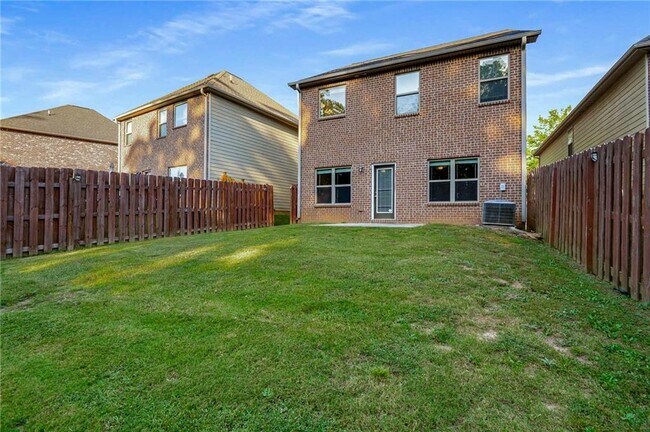 Building Photo - 317 Clover Brook Dr
