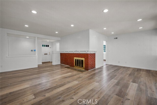 Building Photo - 6119 Tampa Ave