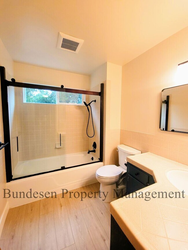 Building Photo - Serene and tranquil living