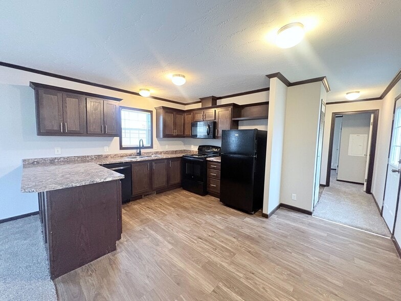 Building Photo - 10694 State Rte 762