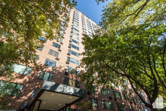 Building Photo - 3110 N Lake Shore Dr