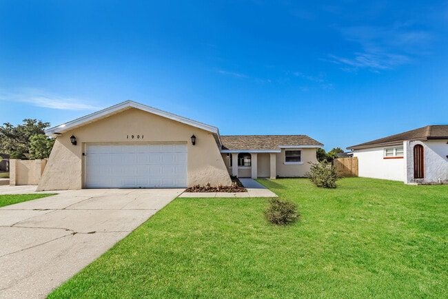 Building Photo - 1901 Derbywood Dr