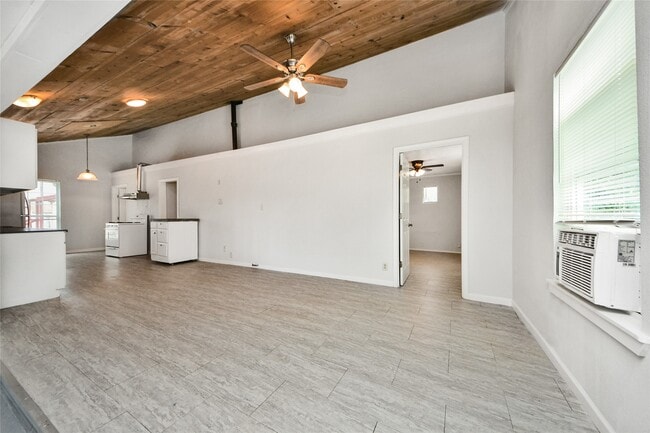 Building Photo - 814 Broadway Avenue J