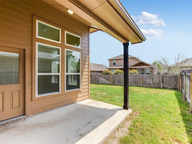 Building Photo - 105 Salt Fork Dr