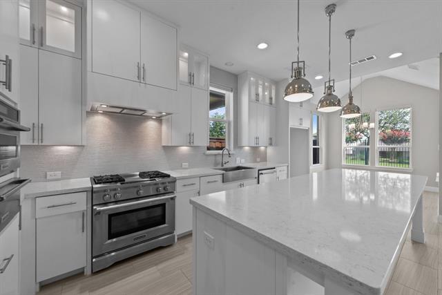 Building Photo - 8704 Pine Valley Dr