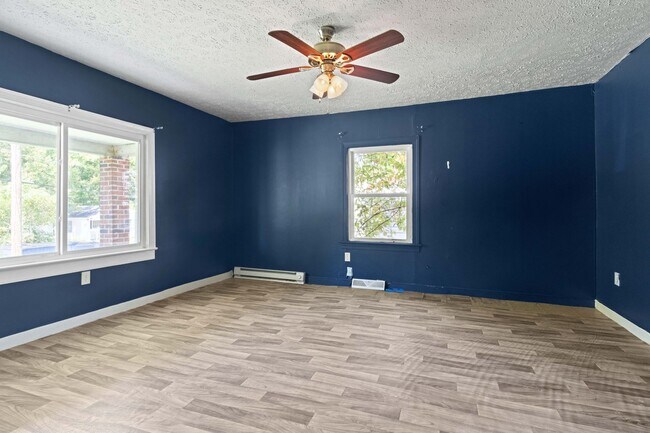 Building Photo - 516 N Center St