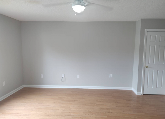 Building Photo - Heart of Myrtle Beach! 2 Bed/1 Bath w/ gor...