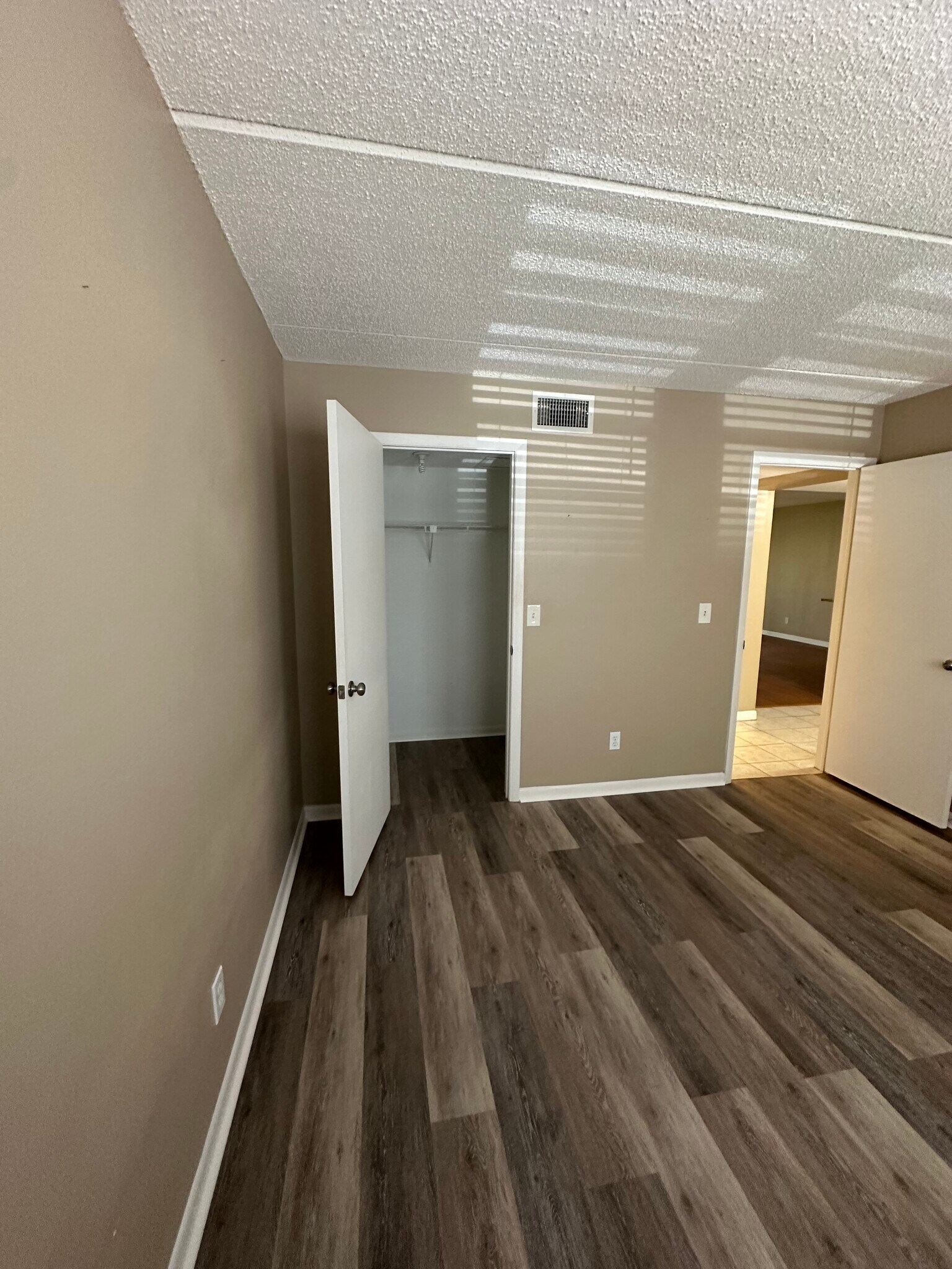 Building Photo - 1000 Tarpon Woods Blvd