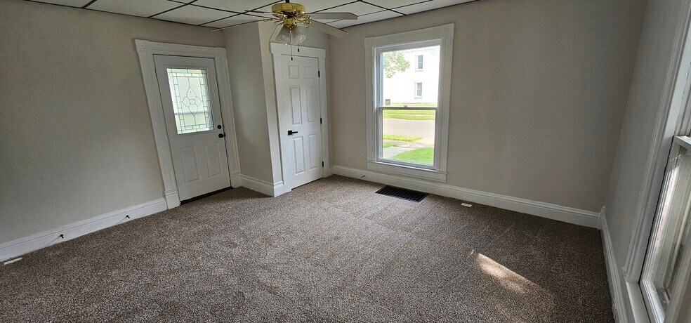Bedroom - Main Floor - 9 W Pease Ave