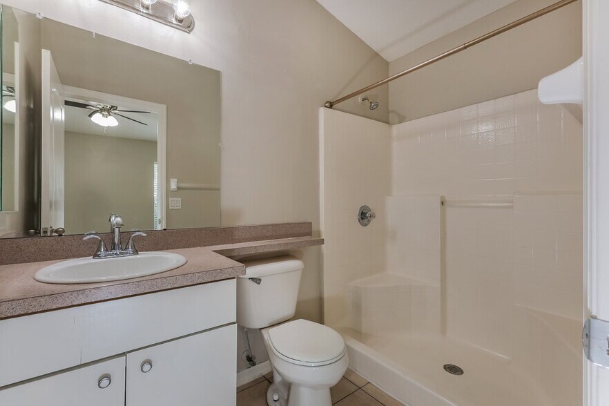 Building Photo - 2614 Lansbury Pl