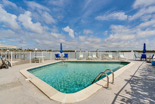 Building Photo - 1745 Gulf Blvd