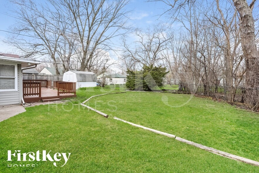 Building Photo - 374 Oswego St