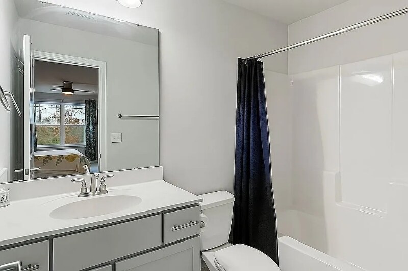 Building Photo - 182 Hillmont Dr