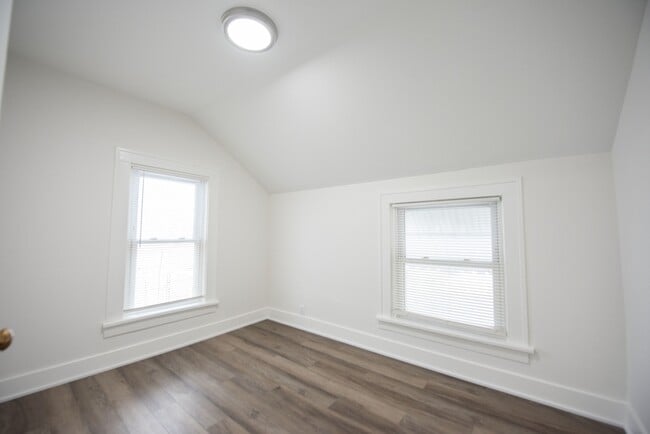 Building Photo - 1937 Washington Ave