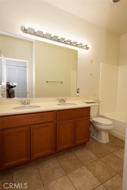 Building Photo - 6 Martino