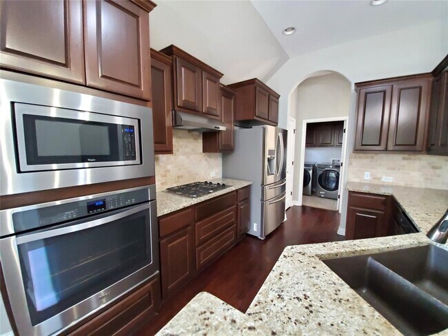 Building Photo - 603 Spanish Mustang Dr