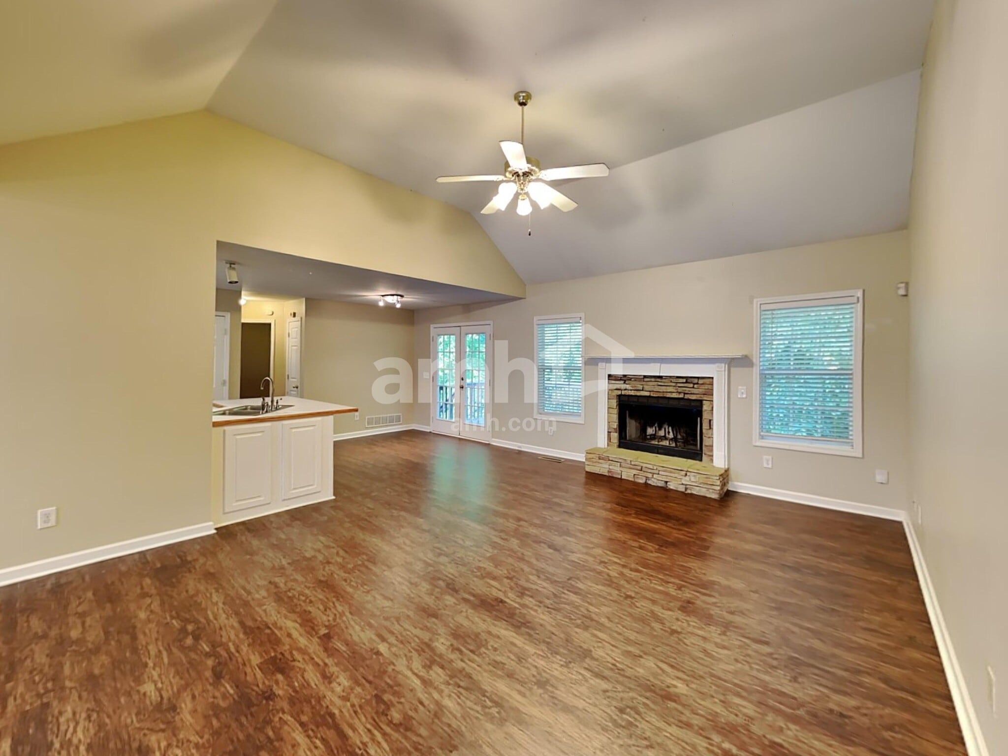 Building Photo - 2058 Queensbury Dr