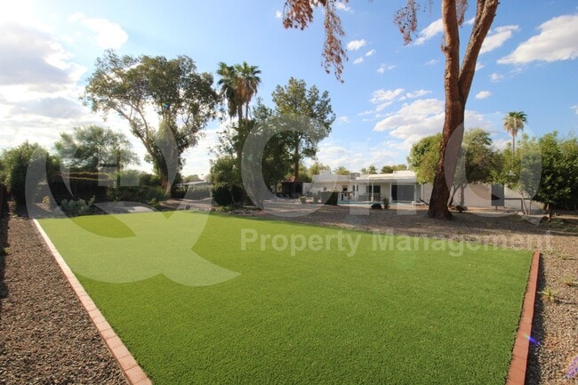 Building Photo - 6149 E Delcoa Ave