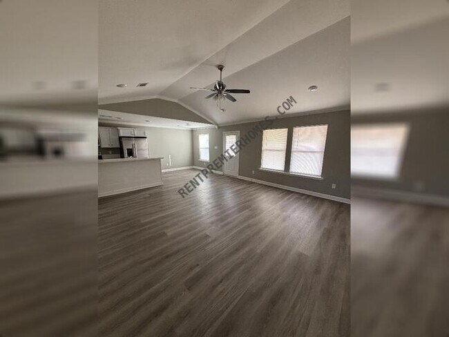 Building Photo - 10 Jennifer Cove