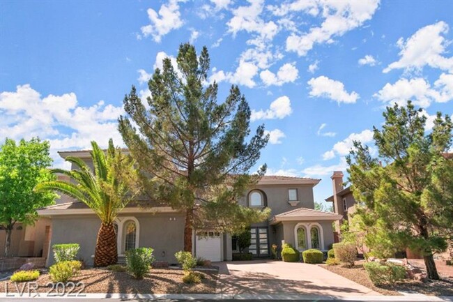 Building Photo - Recently remodeled 5 BEDROOMs/4 bathrooms,...