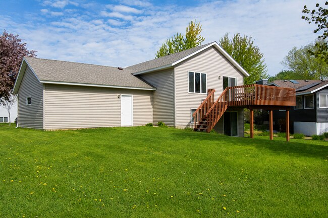 Building Photo - Bright 4BR on Corner Lot in SW Rochester