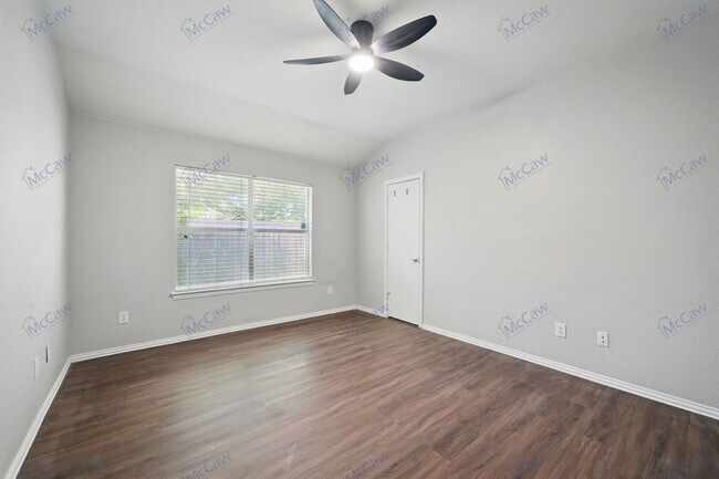 Building Photo - 1012 Waterview Dr
