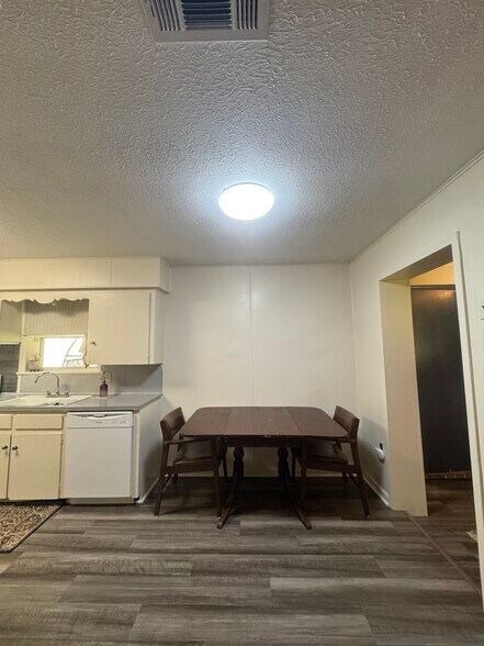 Building Photo - 307 Alice Dr