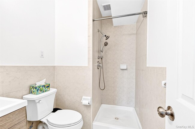 Building Photo - 1432 Outlook Ave