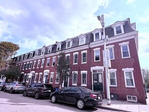 Building Photo - 675 E 7th St