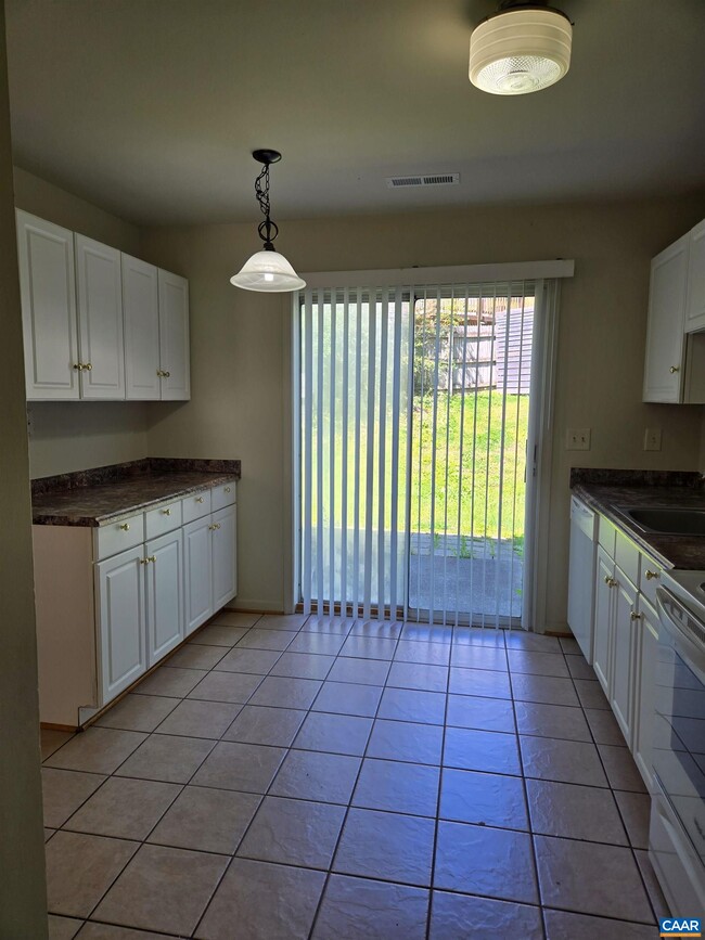 Building Photo - 1618 Townwood Ct