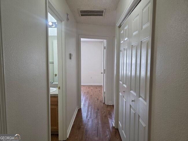 Building Photo - 4009 Winfield Dr