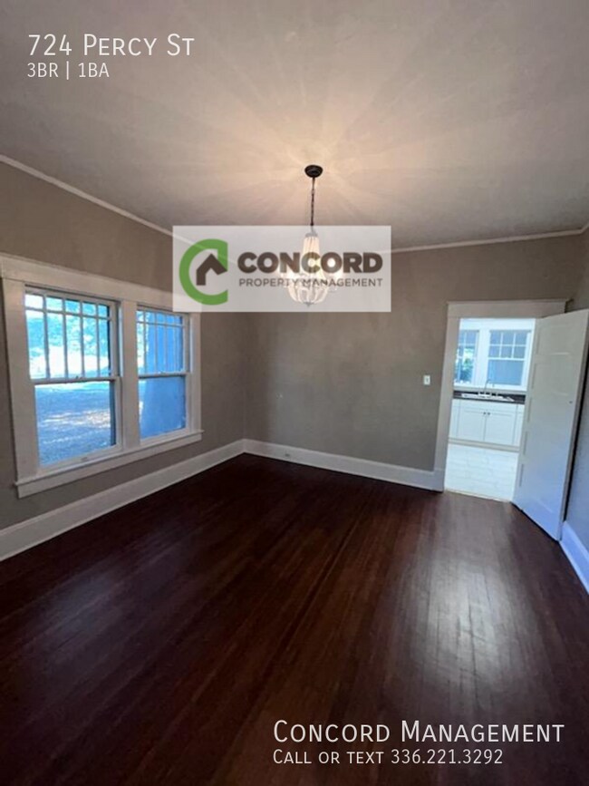 Building Photo - 724 Percy St