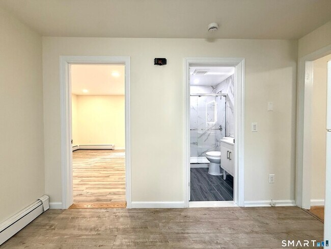 Building Photo - 299 Villa Ave