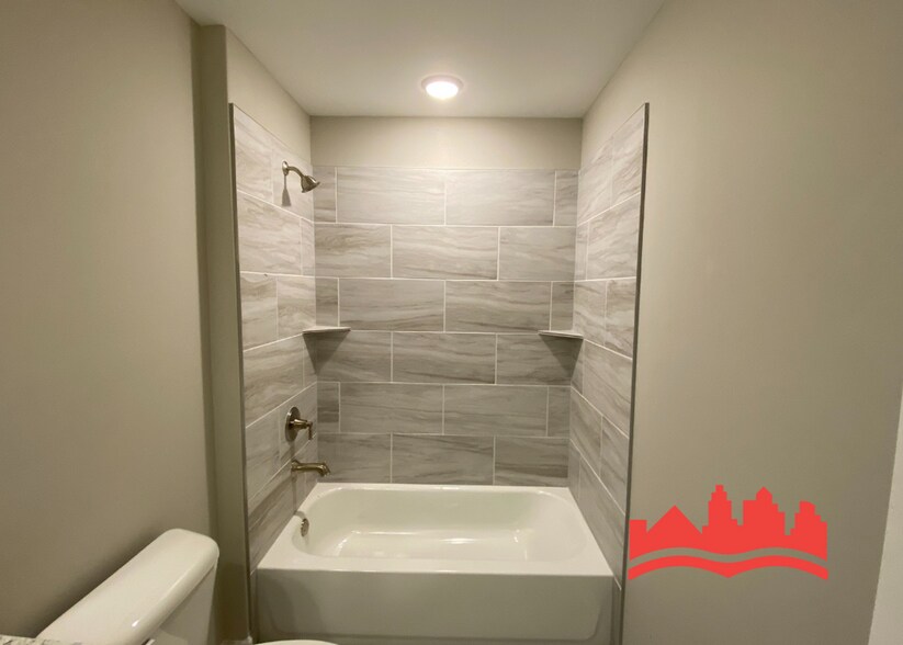 Building Photo - RENT SPECIAL: 1/2 OFF FIRST MONTH RENT!