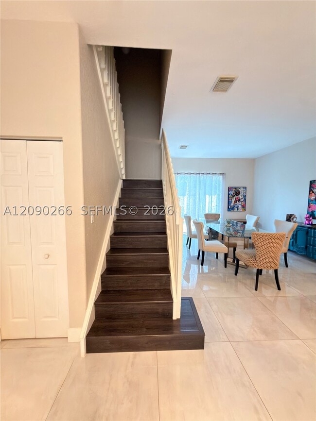Building Photo - 5051 SW 35th Way