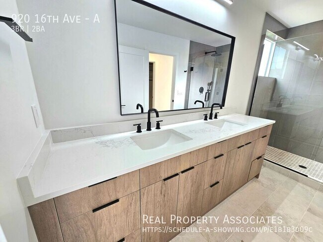 Building Photo - 920 16th Ave