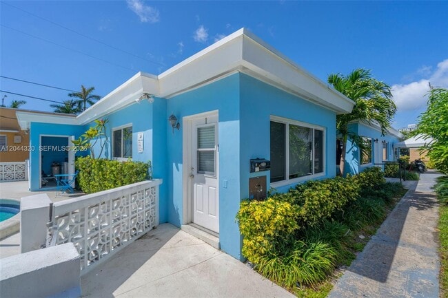 Building Photo - 2120 Biarritz Dr