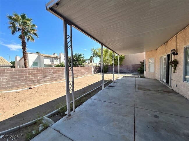 Building Photo - 1480 La Brea Rd
